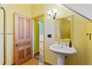 Photo #3: 23022215 Listing