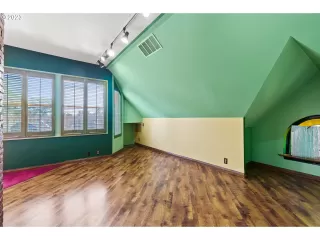 Photo #5: 23022215 Listing