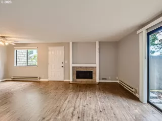 Photo #4: 23022220 Listing