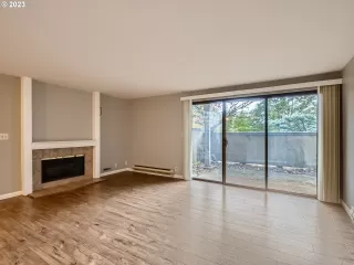 Photo #5: 23022220 Listing