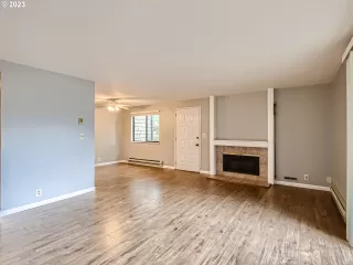 Photo #6: 23022220 Listing