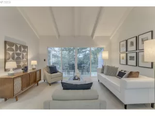 Photo #1: 23023047 Listing