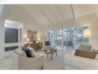 Photo #3: 23023047 Listing