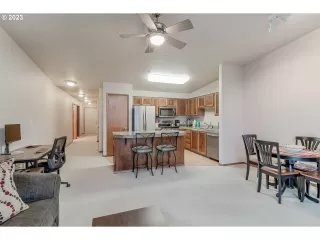 Photo #4: 23023193 Listing