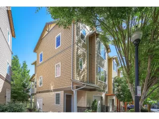 Photo #6: 23023642 Listing