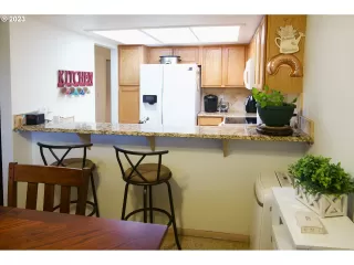 Photo #2: 23023796 Listing
