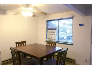 Photo #6: 23023796 Listing