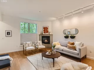 Photo #3: 23024228 Listing