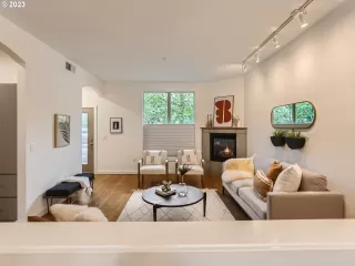 Photo #4: 23024228 Listing