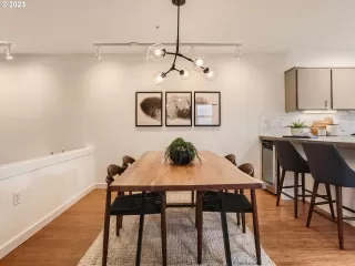 Photo #6: 23024228 Listing