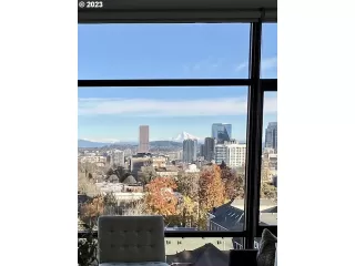 Photo #4: 23024576 Listing