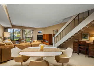 Photo #3: 230253028 Listing