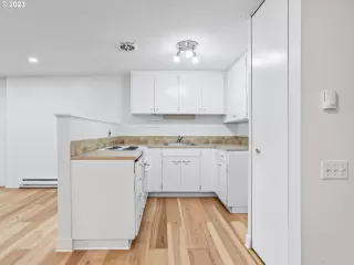 Photo #3: 23025766 Listing 