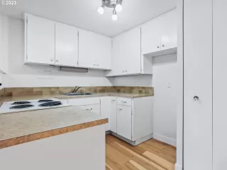 Photo #6: 23025766 Listing 