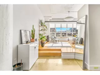 Photo #3: 23027385 Listing 