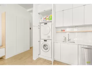 Photo #4: 23027385 Listing 