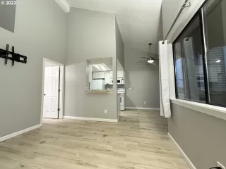 Photo #3: 23027858 Listing