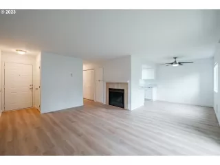 Photo #6: 23027903 Listing 