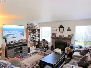 Photo #4: 23027995 Listing 