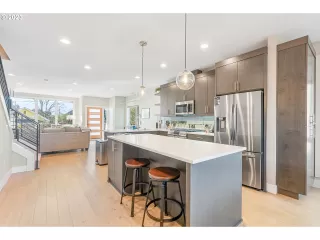 Photo #3: 23029079 Listing 