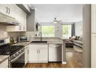 Photo #2: 23029995 Listing