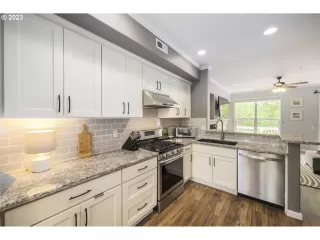 Photo #3: 23029995 Listing