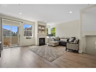Photo #2: 23030845 Listing
