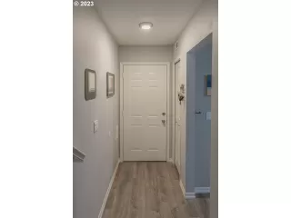 Photo #5: 23031058 Listing