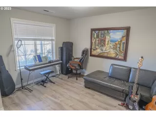 Photo #6: 23031058 Listing