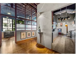 Photo #4: 23031209 Listing 