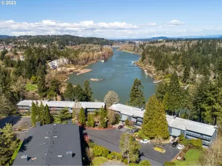 Photo #2: 23031387 Listing