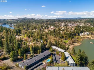 Photo #4: 23031387 Listing