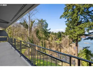 Photo #5: 23031387 Listing