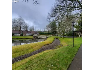 Photo #6: 23031638 Listing