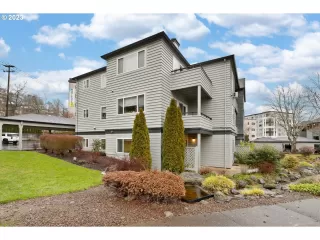 Photo #2: 23032245 Listing