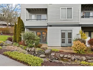 Photo #3: 23032245 Listing