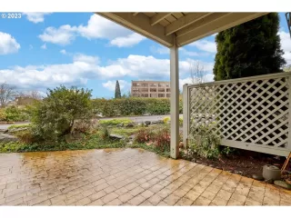 Photo #4: 23032245 Listing