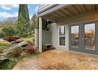 Photo #5: 23032245 Listing