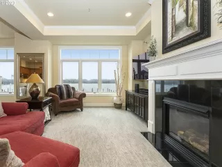 Photo #5: 23032333 Listing
