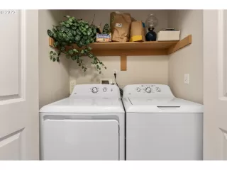 Photo #3: 23032392 Listing