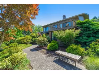 Photo #1: 23032845 Listing 