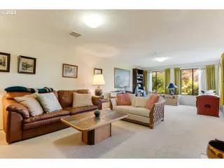 Photo #4: 23032845 Listing 