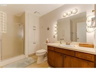 Photo #5: 23032845 Listing 