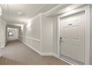 Photo #4: 23032897 Listing 