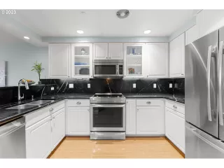 Photo #6: 23032897 Listing 