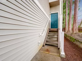 Photo #3: 23033338 Listing