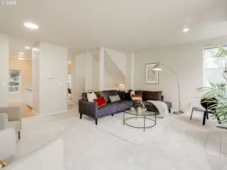 Photo #6: 23033338 Listing