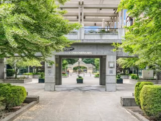 Photo #2: 23034947 Listing