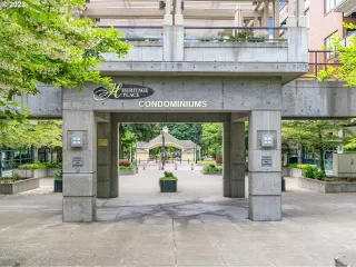 Photo #3: 23034947 Listing