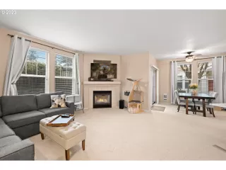 Photo #5: 23035506 Listing